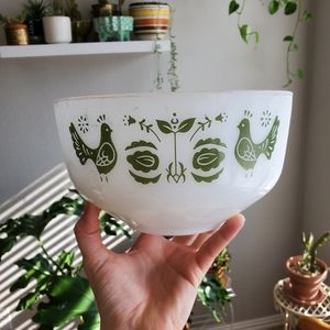 Vintage Federal Glass Green Rooster Dutch Design Milk Glass 2.5Q Bowl